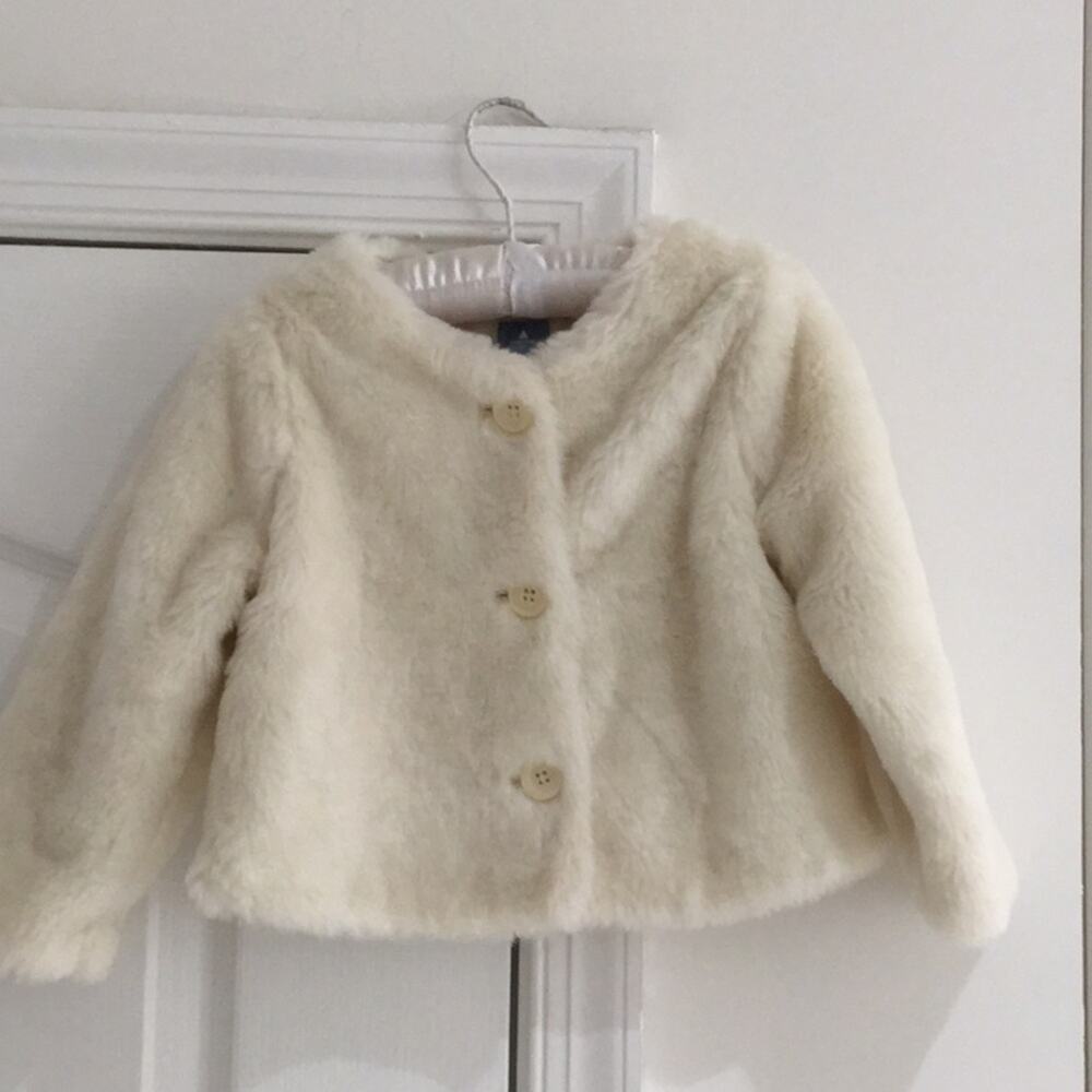 Gap kids 2T white fur 3 button jacket nwot